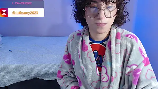 Snapshot of little__amy_ chatting on 01-27-25, 08:39 little amy online show from 01-27-25, 08:39