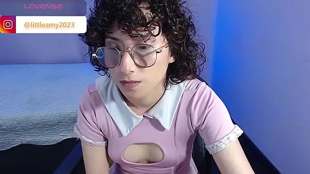 Snapshot of little__amy_ chatting on 01-29-25, 07:00 little amy online show from 01-29-25, 07:00