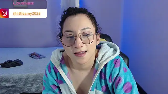 Snapshot of little__amy_ chatting on 01-31-25, 03:00 little amy online show from 01-31-25, 03:00