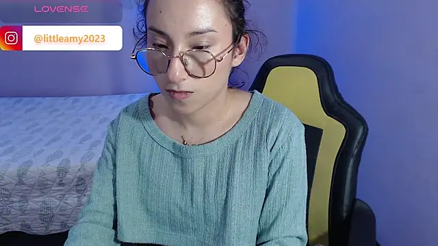 Snapshot of little__amy_ chatting on 02-04-25, 09:10 little amy online show from 02-04-25, 09:10