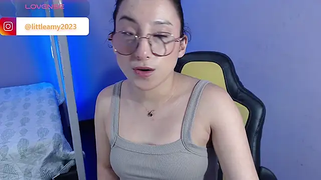 Snapshot of little__amy_ chatting on 02-09-25, 01:22 little amy online show from 02-09-25, 01:22