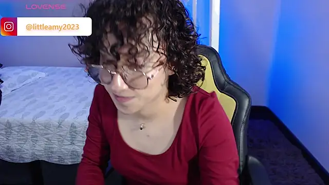 Snapshot of little__amy_ chatting on 02-11-25, 12:49 little amy online show from 02-11-25, 12:49