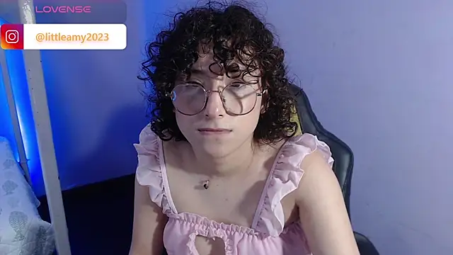 Snapshot of little__amy_ chatting on 02-15-25, 02:58 little amy online show from 02-15-25, 02:58