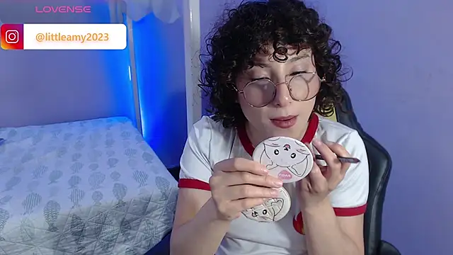 Snapshot of little__amy_ chatting on 02-15-25, 10:52 little amy online show from 02-15-25, 10:52