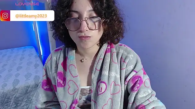 Snapshot of little__amy_ chatting on 02-19-25, 05:27 little amy online show from 02-19-25, 05:27