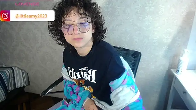 Snapshot of little__amy_ chatting on 03-10-25, 10:04 little amy online show from 03-10-25, 10:04