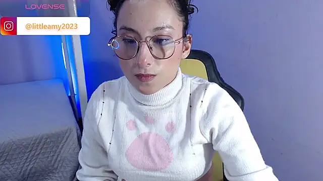 Snapshot of little__amy_ chatting on 03-21-25, 12:18 little amy online show from 03-21-25, 12:18