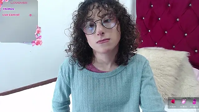 Snapshot of little__amy_ chatting on 09-16-25, 09:16 little amy online show from 09-16-25, 09:16