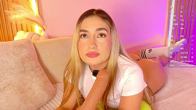 Snapshot of alison_collins chatting on 02-10-26, 07:18 alison collins online show from 02-10-26, 07:18