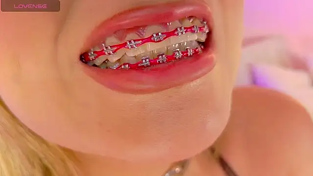 Snapshot of alison_collins chatting on 03-01-26, 12:51 alison collins online show from 03-01-26, 12:51