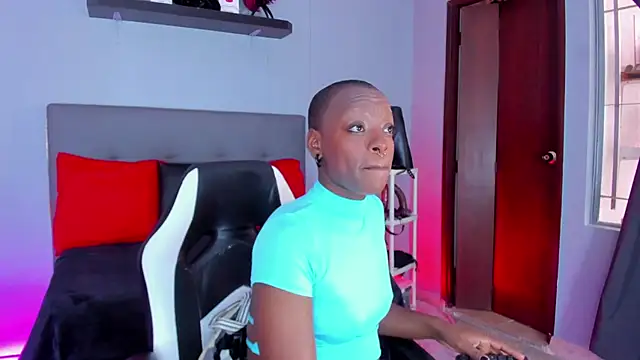 Snapshot of Coco_Kiss chatting on 11-15-25, 07:10 Coco Kiss online show from 11-15-25, 07:10