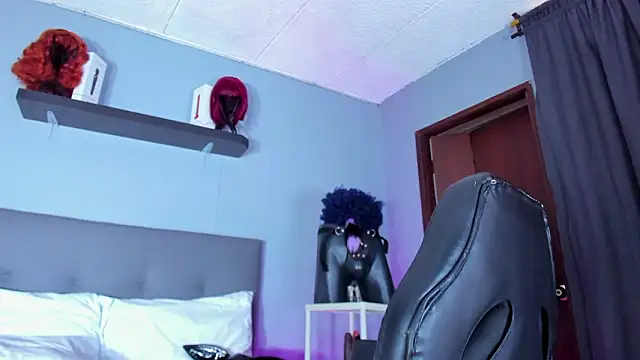 Snapshot of Coco_Kiss chatting on 02-14-26, 07:10 Coco Kiss online show from 02-14-26, 07:10