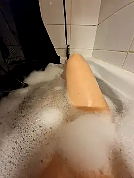 Snapshot of La_patronne_eva chatting on 11-19-25, 10:21 La patronne eva online show from 11-19-25, 10:21