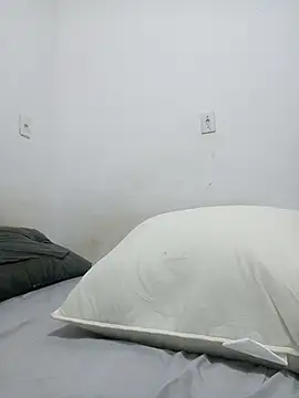 Snapshot of casal7722 chatting on 11-13-25, 04:39 casal7722 online show from 11-13-25, 04:39