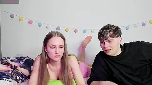 Emily and Ilumi online show from 01-04-25, 12:37