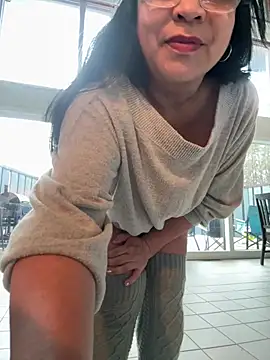 Snapshot of Jadeh_Williams02 chatting on 02-18-26, 01:18 Jadeh Williams02 online show from 02-18-26, 01:18