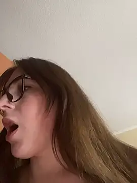 Snapshot of MommmyYummy chatting on 02-26-26, 10:47 MommmyYummy online show from 02-26-26, 10:47