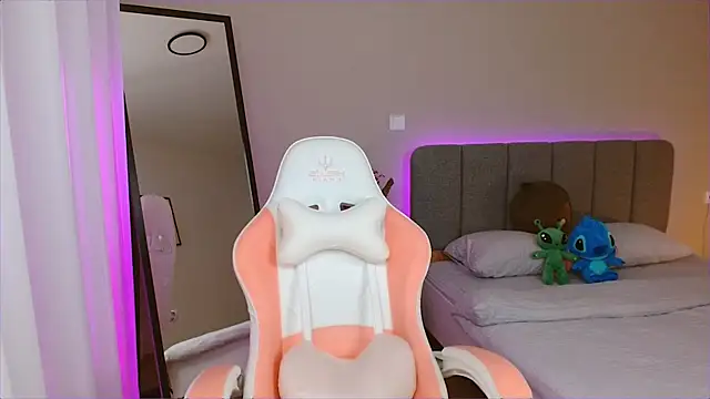 Mrs Tory online show from 01-23-25, 03:26