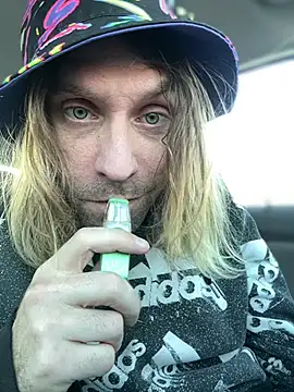 Snapshot of 4kUsh2Fashion0 chatting on 01-16-25, 02:19 4kUsh2Fashion0 online show from 01-16-25, 02:19