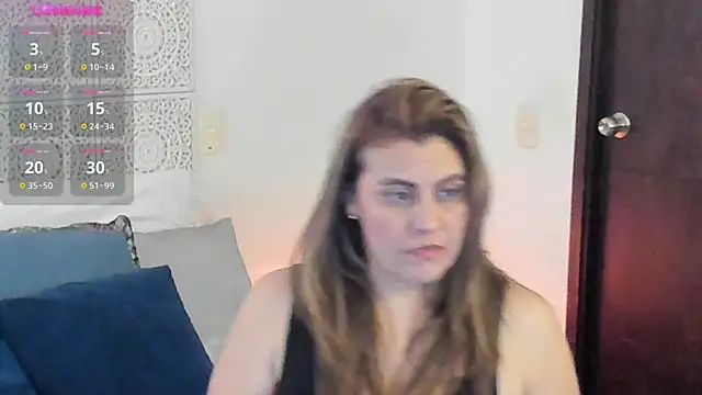 Snapshot of V_monse chatting on 11-27-25, 08:11 V monse online show from 11-27-25, 08:11