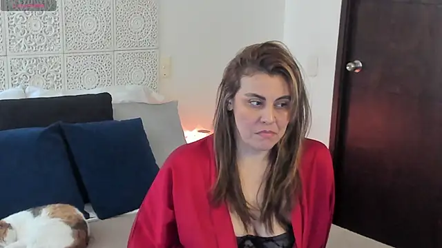 Snapshot of V_monse chatting on 12-18-25, 04:46 V monse online show from 12-18-25, 04:46