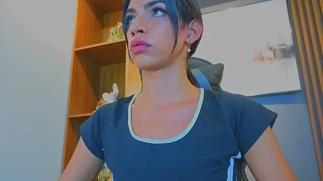 Snapshot of Alahia_Rodriguez chatting on 07-17-26, 06:57 Alahia Rodriguez online show from 07-17-26, 06:57