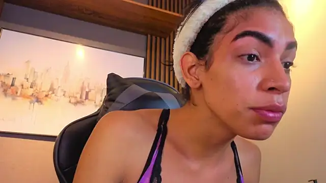 Snapshot of Alahia_Rodriguez chatting on 07-20-26, 01:24 Alahia Rodriguez online show from 07-20-26, 01:24