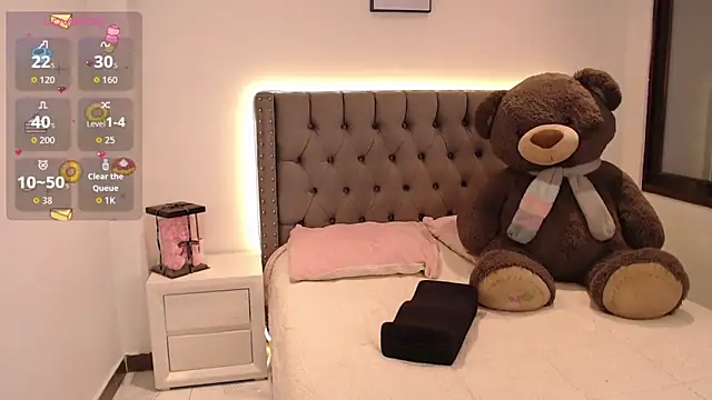 Snapshot of Nicols66 chatting on 09-20-25, 10:11 Nicols66 online show from 09-20-25, 10:11