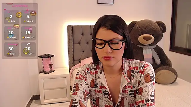 Snapshot of Nicols66 chatting on 11-21-25, 10:52 Nicols66 online show from 11-21-25, 10:52