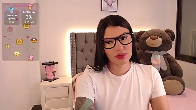 Snapshot of Nicols66 chatting on 11-29-25, 10:24 Nicols66 online show from 11-29-25, 10:24