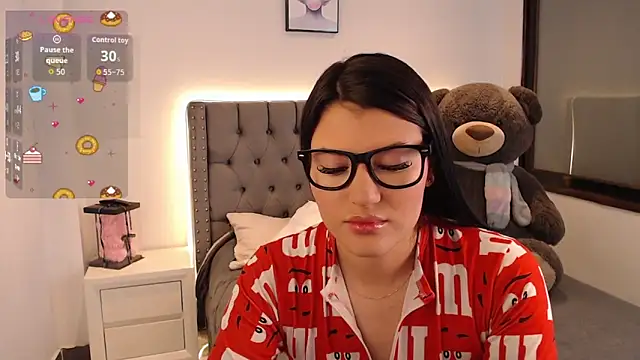 Snapshot of Nicols66 chatting on 02-24-26, 09:35 Nicols66 online show from 02-24-26, 09:35