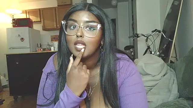 Snapshot of SiminFox chatting on 10-13-25, 01:27 SiminFox online show from 10-13-25, 01:27