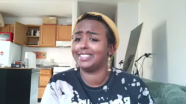 Snapshot of SiminFox chatting on 01-12-26, 07:19 SiminFox online show from 01-12-26, 07:19