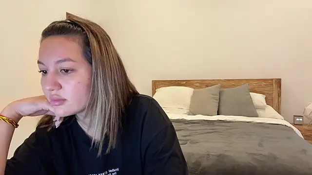 Nelly Fischer online show from 09-15-25, 01:05