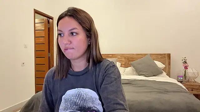 Nelly Fischer online show from 09-30-25, 02:11