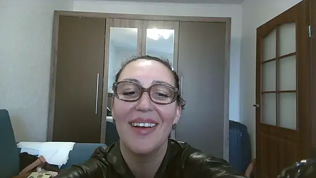 Ulyana72882 online show from 02-06-25, 12:43