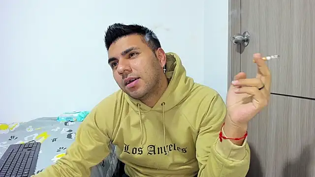 2ScarletandRyan8 online show from 02-28-25, 10:09