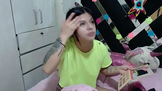 Snapshot of katery_wok11 chatting on 09-10-25, 04:40 katery wok11 online show from 09-10-25, 04:40