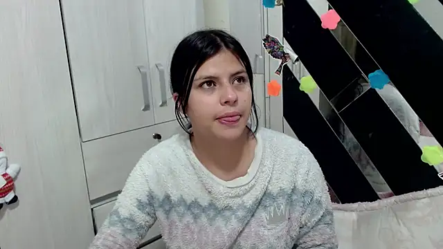 Snapshot of katery_wok11 chatting on 11-23-25, 07:24 katery wok11 online show from 11-23-25, 07:24