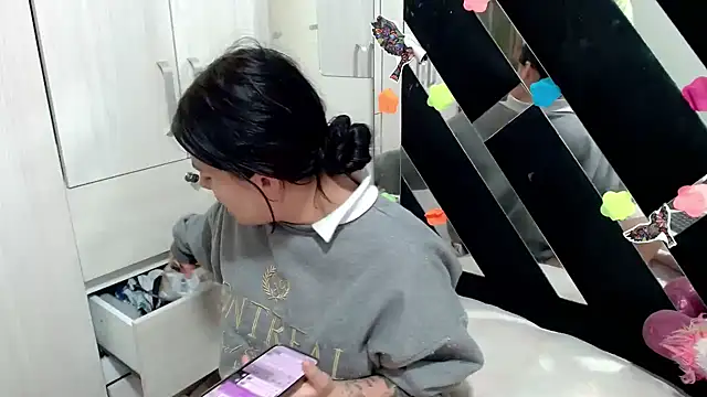 Snapshot of katery_wok11 chatting on 11-27-25, 05:37 katery wok11 online show from 11-27-25, 05:37