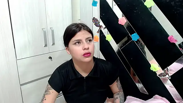 Snapshot of katery_wok11 chatting on 01-18-26, 02:04 katery wok11 online show from 01-18-26, 02:04