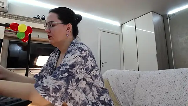 ILoveToFeelU online show from 06-06-26, 07:29