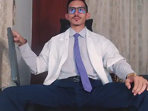 Snapshot of HomeAloneK chatting on 10-23-25, 07:34 HomeAloneK online show from 10-23-25, 07:34