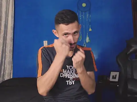 Snapshot of HomeAloneK chatting on 11-04-25, 07:35 HomeAloneK online show from 11-04-25, 07:35