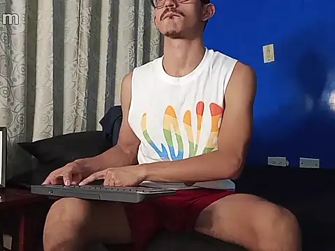 Snapshot of HomeAloneK chatting on 11-16-25, 08:03 HomeAloneK online show from 11-16-25, 08:03