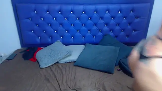 Snapshot of kiwii_nasty chatting on 10-26-25, 01:11 kiwii nasty online show from 10-26-25, 01:11