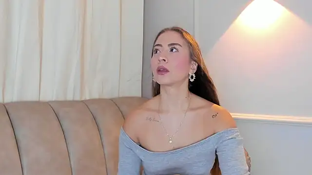 Lia walton online show from 02-12-25, 11:51