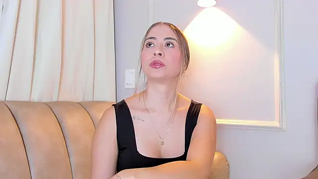 Snapshot of Lia_walton chatting on 02-20-26, 12:16 Lia walton online show from 02-20-26, 12:16