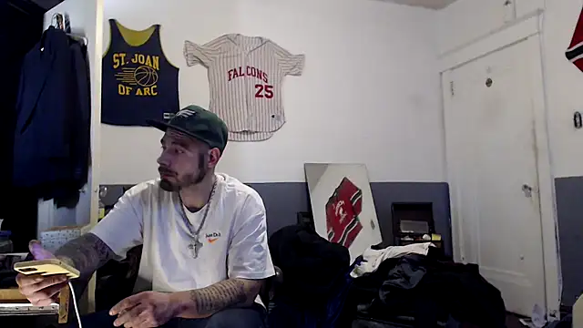 Snapshot of sledge901 chatting on 01-27-25, 07:35 sledge901 online show from 01-27-25, 07:35