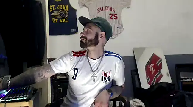 Snapshot of sledge901 chatting on 02-02-25, 01:41 sledge901 online show from 02-02-25, 01:41